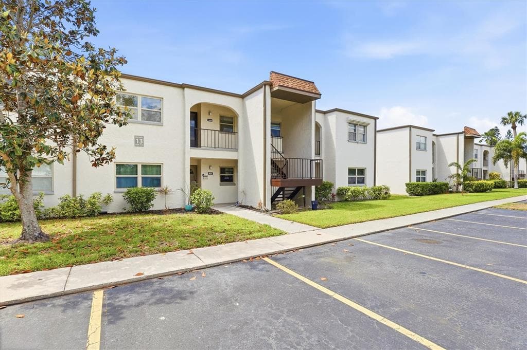 7701 STARKEY ROAD UNIT 412 SEMINOLE, FL 33777
