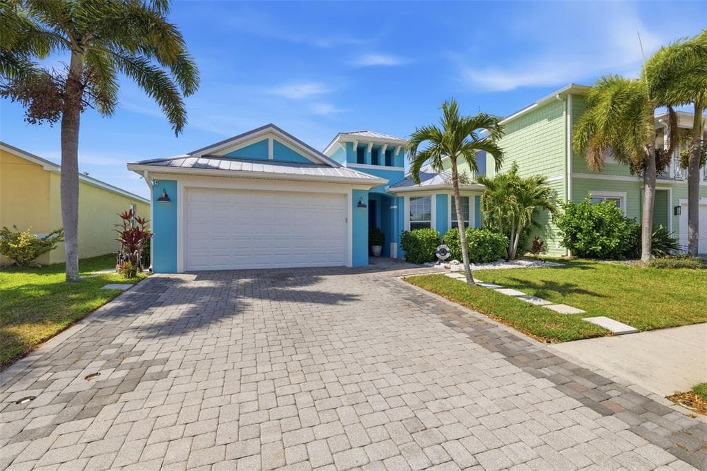 570 BIMINI BAY BOULEVARD APOLLO BEACH, FL 33572
