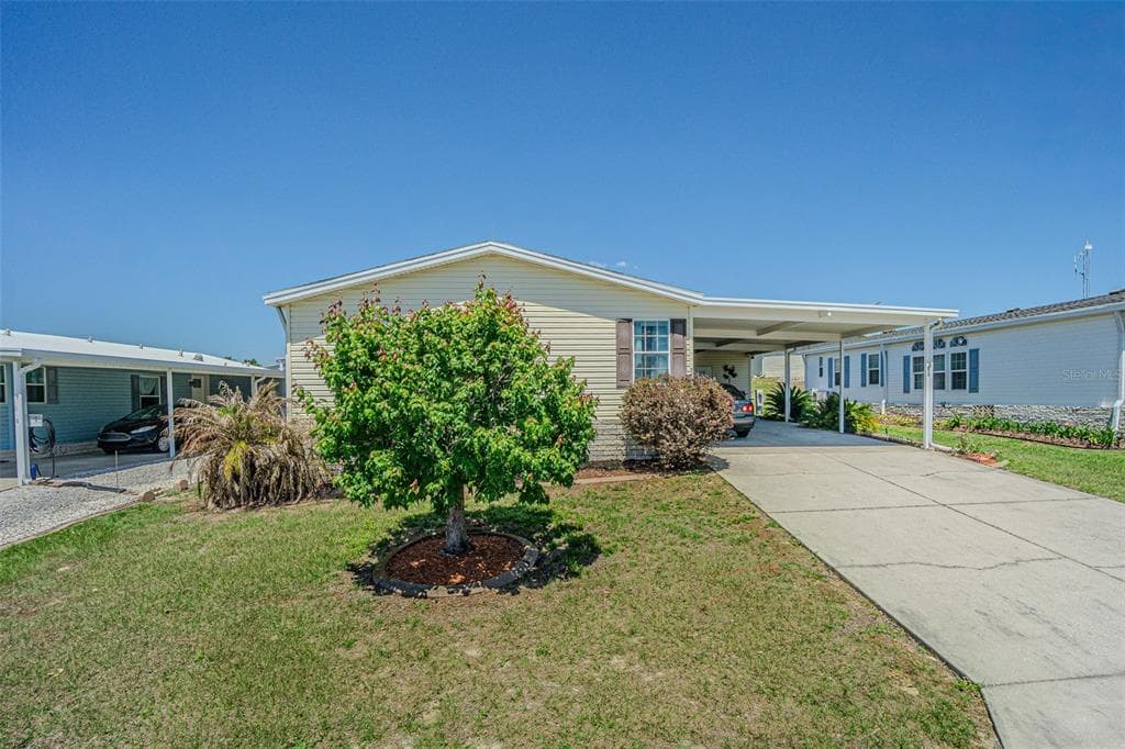 37627 LORENA AVENUE ZEPHYRHILLS, FL 33541