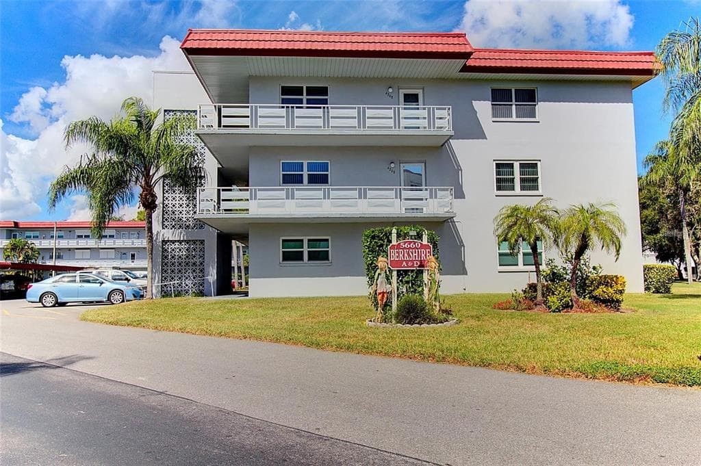 5660 80TH STREET N UNIT B107 ST PETERSBURG, FL 33709