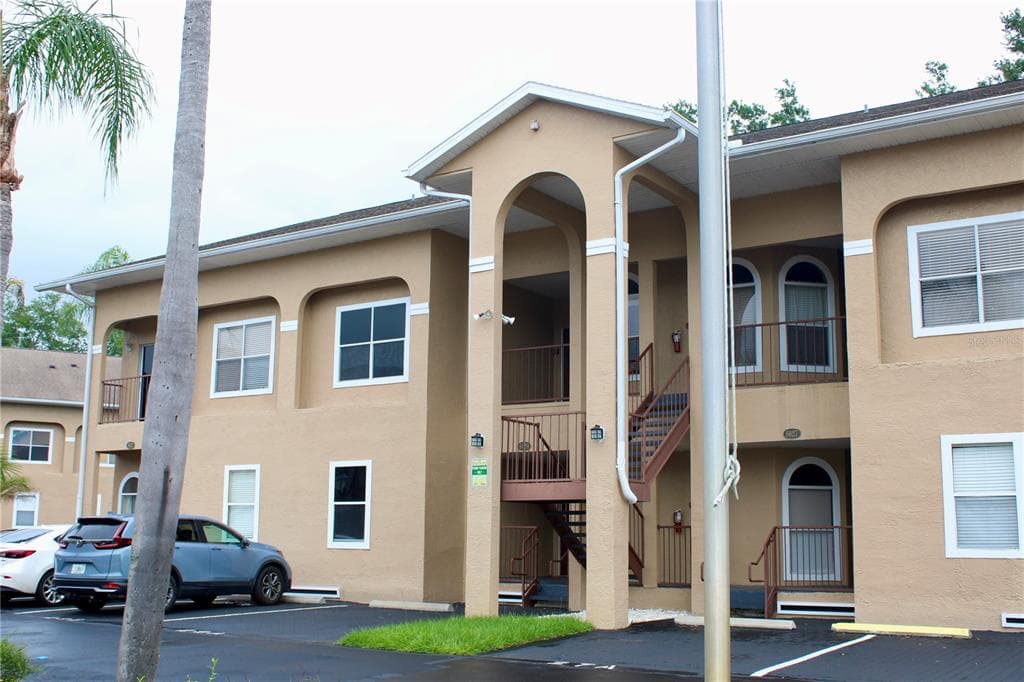 8829 CORAL PALMS COURT UNIT B KISSIMMEE, FL 34747