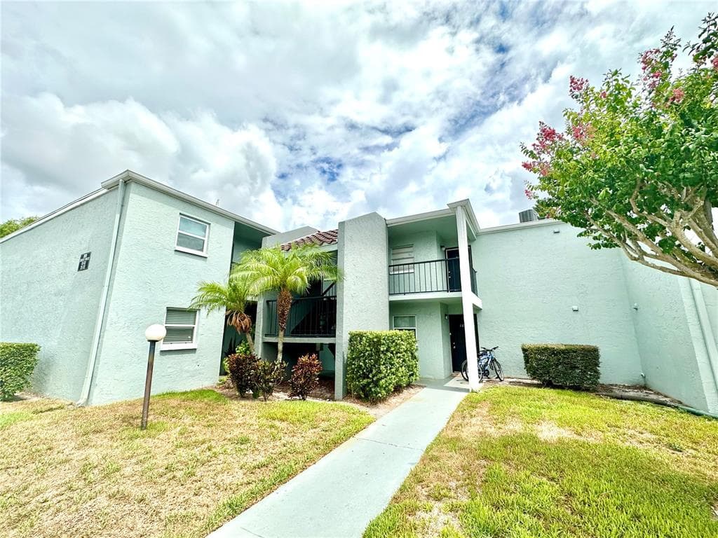 2830 SOMERSET PARK DRIVE UNIT 201 TAMPA, FL 33613