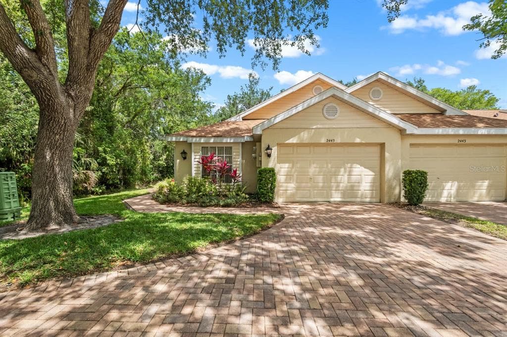 2445 NEW HAVEN CIRCLE SUN CITY CENTER, FL 33573