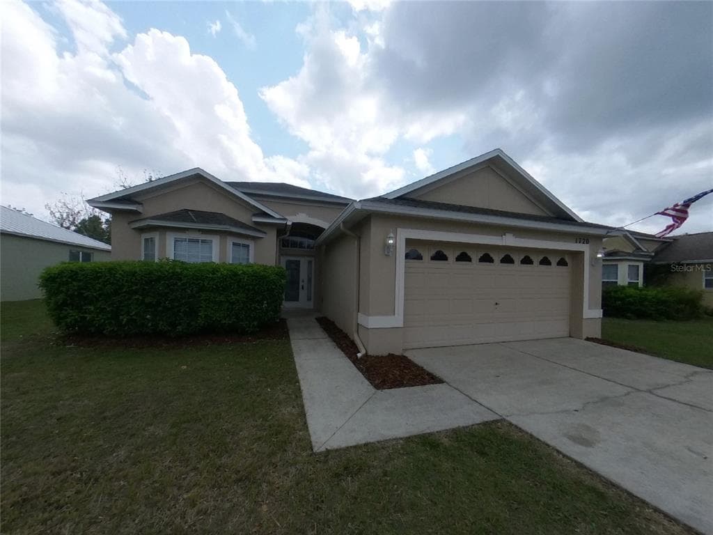 1720 MOUNTCLAIR COURT MOUNT DORA, FL 32757