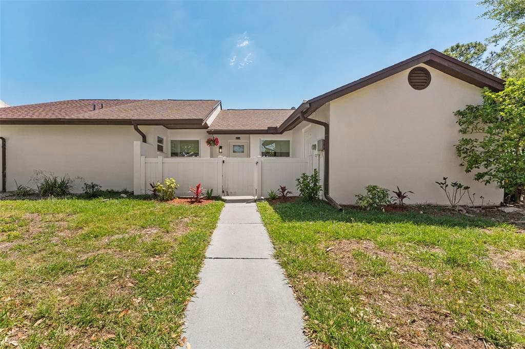 5214 HOPEDALE DRIVE TAMPA, FL 33624