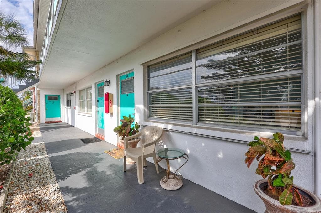5945 21ST STREET N UNIT 3 ST PETERSBURG, FL 33714