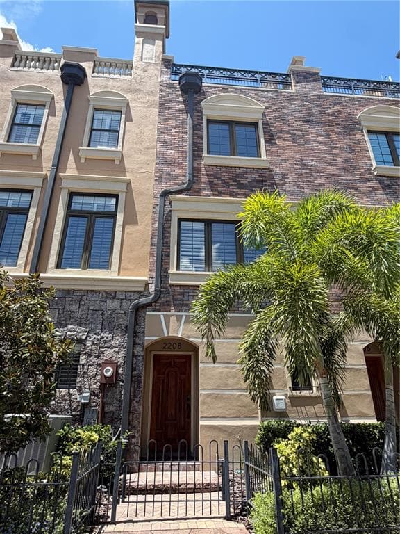 2208 SOHO BAY COURT TAMPA, FL 33606