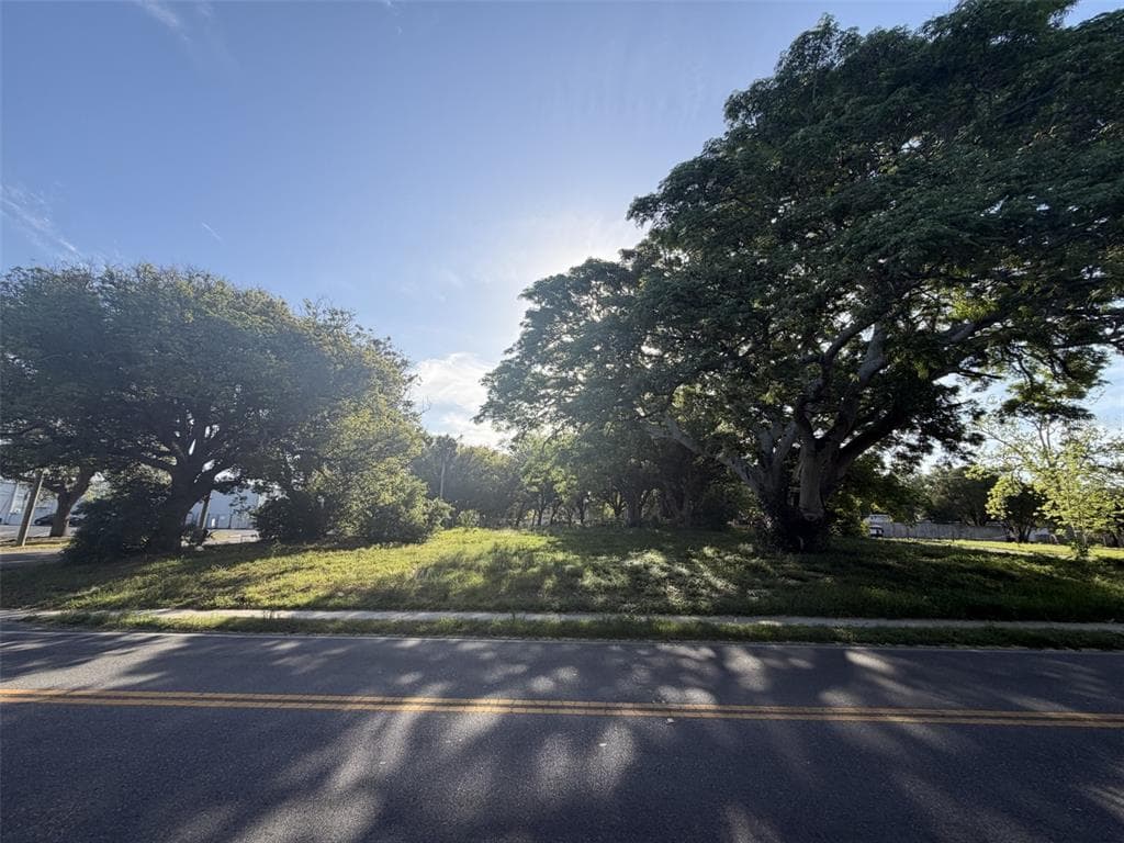 6818 CONGRESS STREET NEW PORT RICHEY, FL 34653