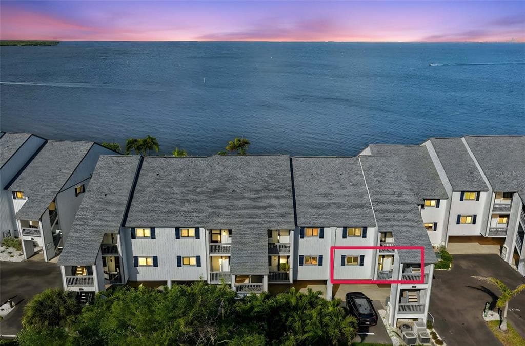 812 BAHIA DEL SOL DRIVE UNIT A RUSKIN, FL 33570