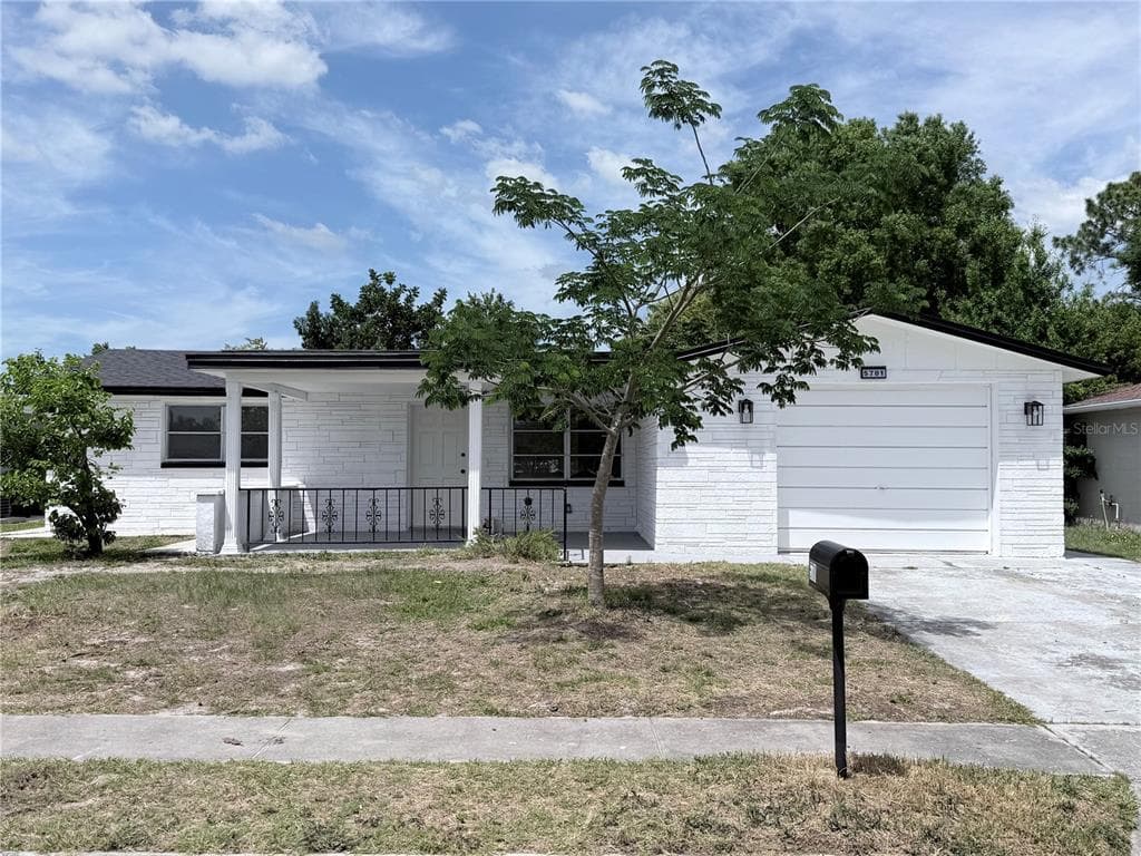 5701 CANOSA DRIVE HOLIDAY, FL 34690