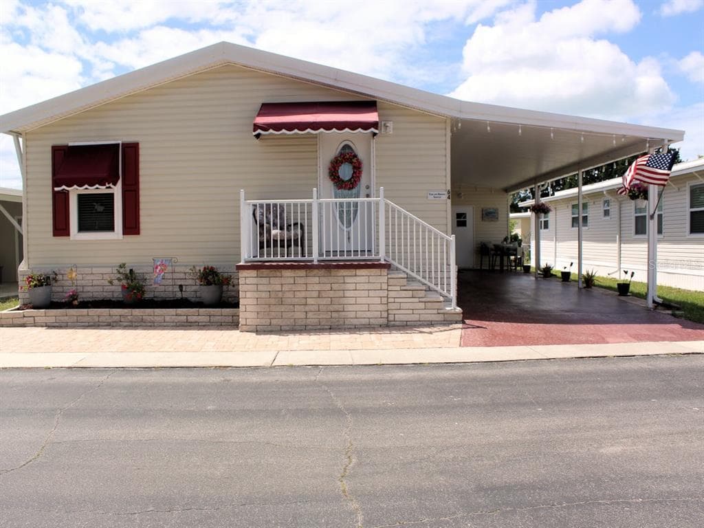 64 THATCH PALM STREET W