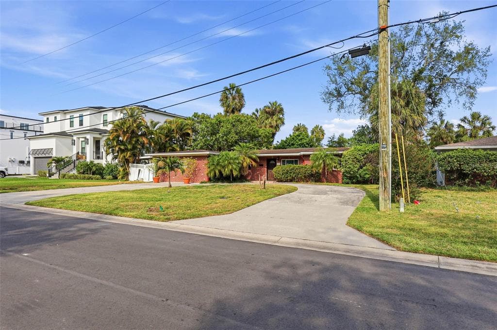 214 S OCCIDENT STREET TAMPA, FL 33609