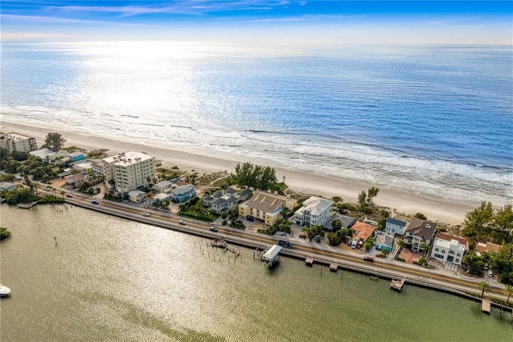 20204 GULF BOULEVARD UNIT 4 INDIAN SHORES, FL 33785