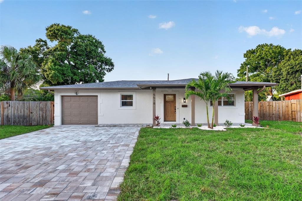 5518 PINE CIRCLE NE ST PETERSBURG, FL 33703