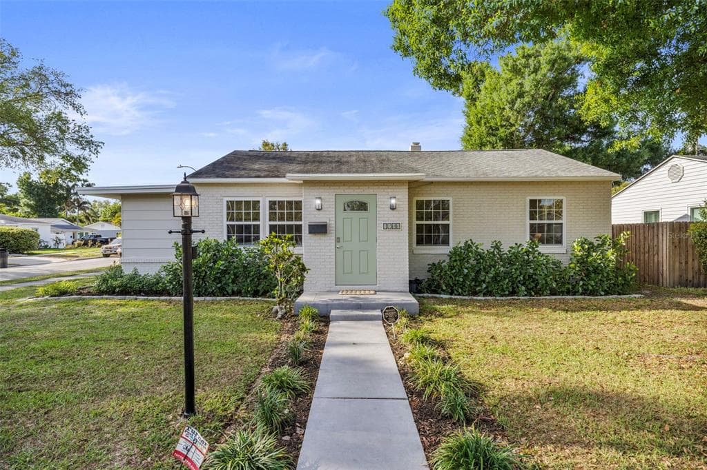 1100 32ND AVENUE N ST PETERSBURG, FL 33704