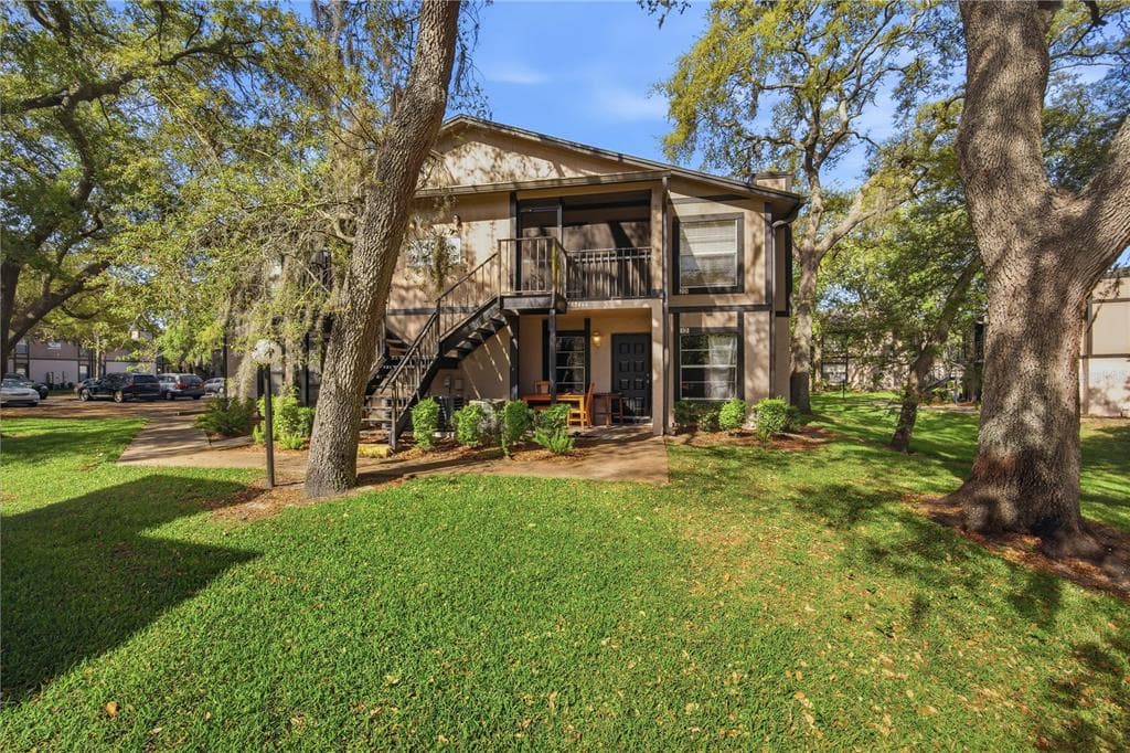 4022 TUMBLE WOOD TRAIL UNIT 201 TAMPA, FL 33613
