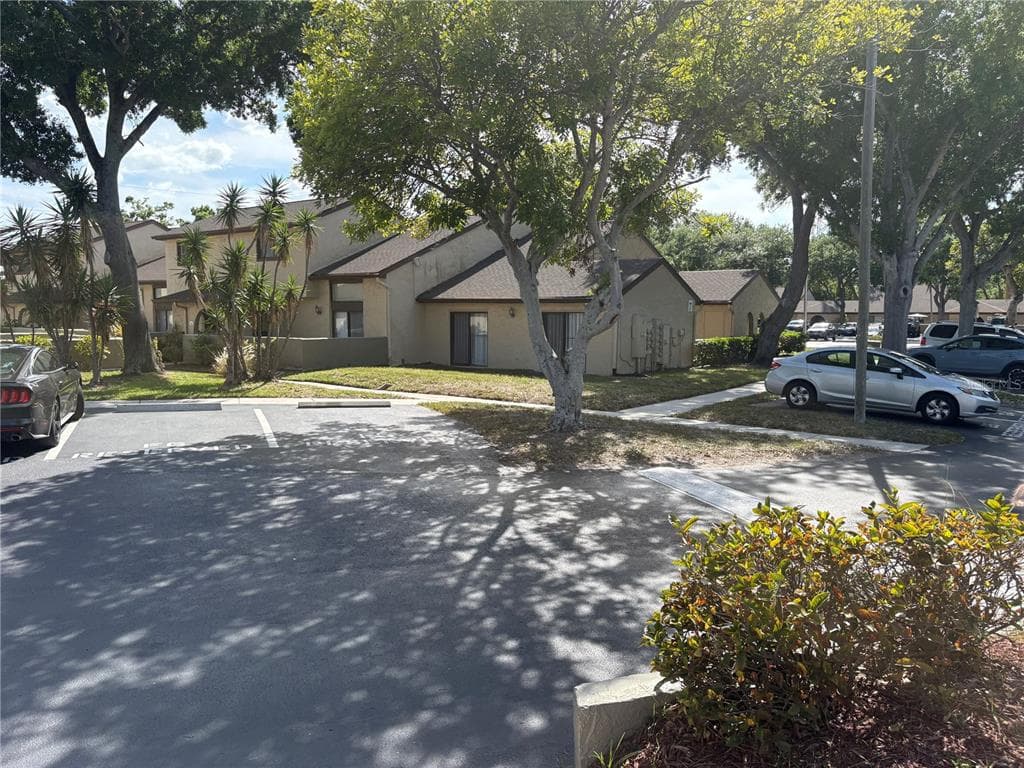 6262 142ND AVENUE N UNIT 804 CLEARWATER, FL 33760
