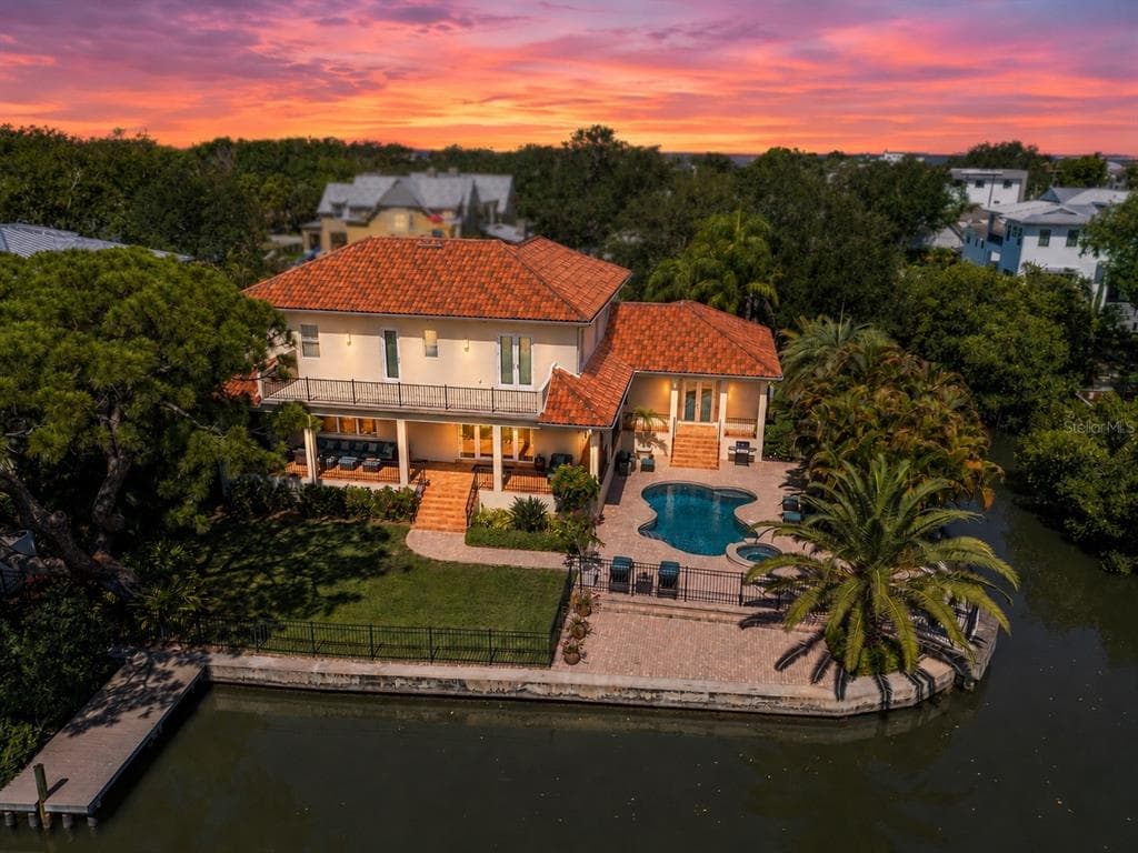 2212 S OCCIDENT STREET TAMPA, FL 33629