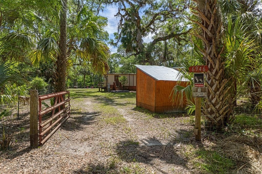 6946 E CHANNEL DRIVE HERNANDO, FL 34442