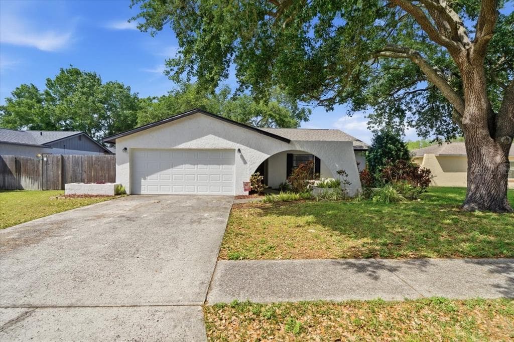 5405 STORK COURT TAMPA, FL 33625