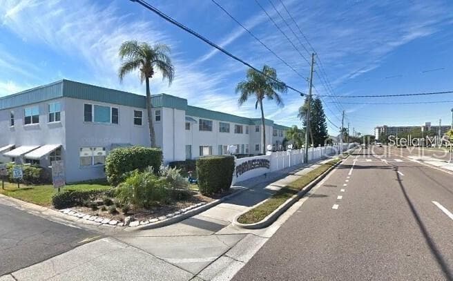 5267 81ST STREET N UNIT 5 ST PETERSBURG, FL 33709