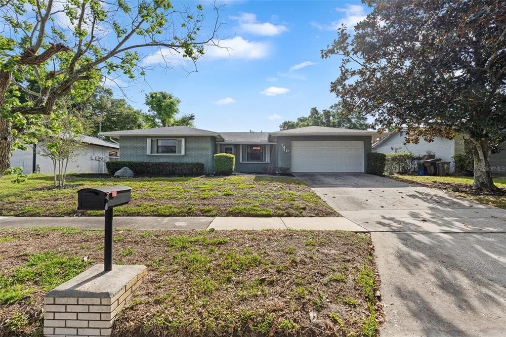 140 VALLEY CIRCLE BRANDON, FL 33510