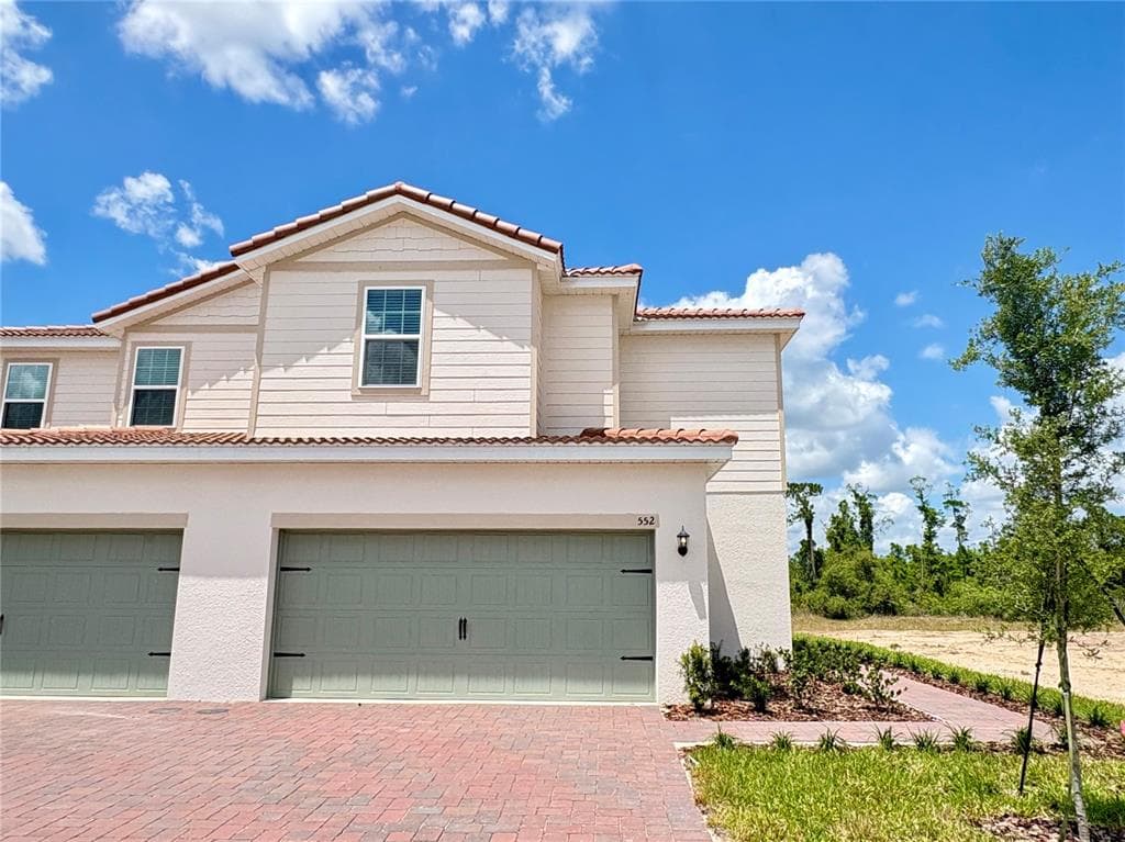 552 BAY LEAF DRIVE POINCIANA, FL 34759
