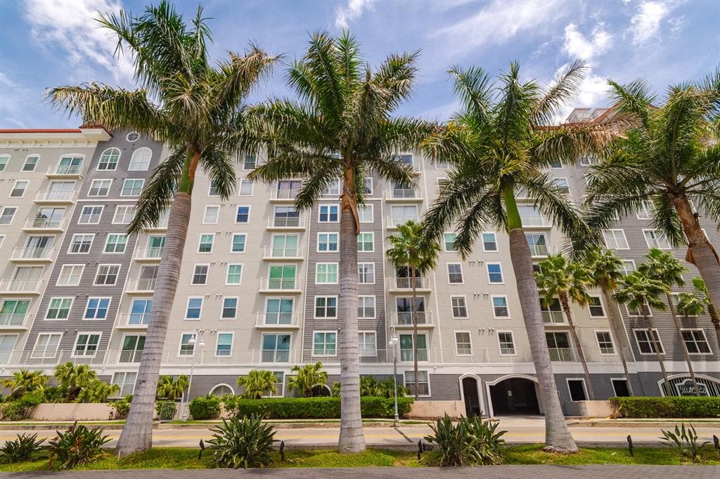 700 S HARBOUR ISLAND BOULEVARD UNIT 810 TAMPA, FL 33602