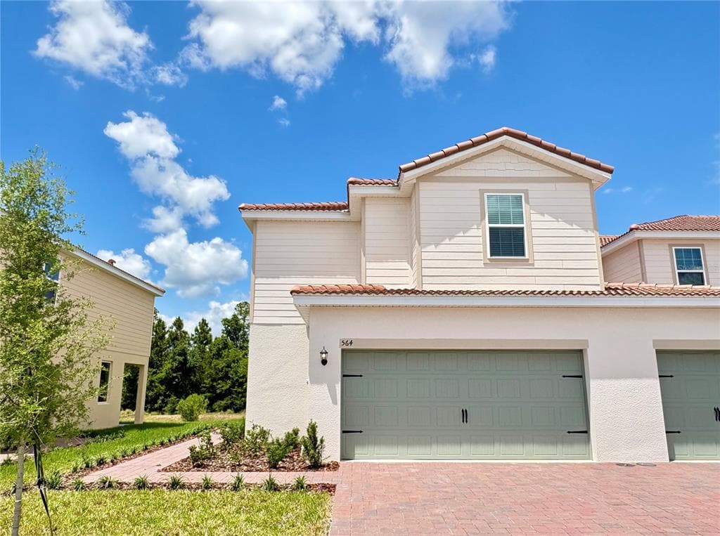 564 BAY LEAF DRIVE POINCIANA, FL 34759