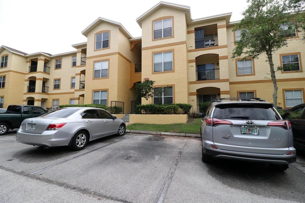 5610 PINNACLE HEIGHTS CIRCLE UNIT 107