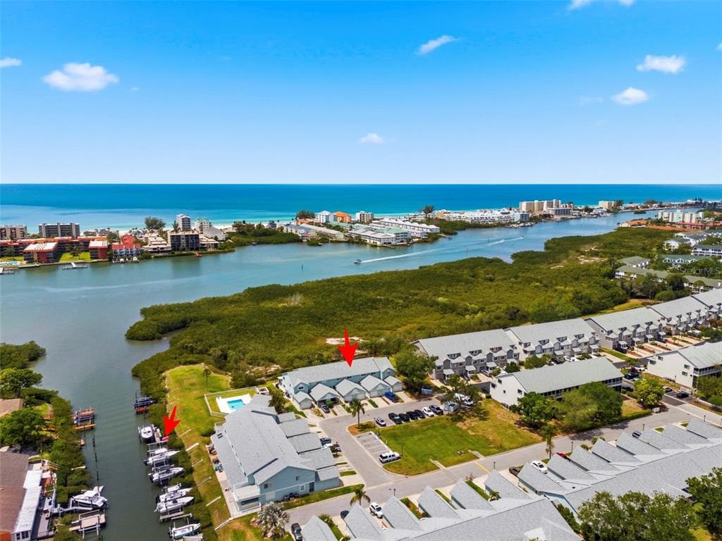 9438 TARA CAY COURT UNIT 27 SEMINOLE, FL 33776