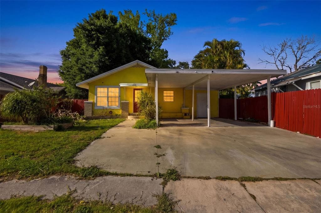 1110 27TH AVENUE W BRADENTON, FL 34205