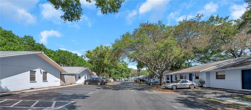 950 BELTREES STREET DUNEDIN, FL 34698