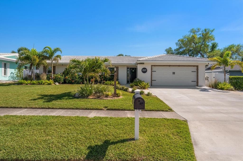 1049 MCCARTY STREET DUNEDIN, FL 34698