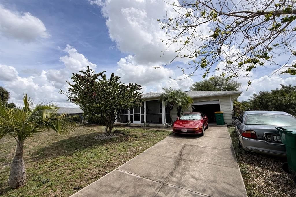 913 TROPICAL CIRCLE NW