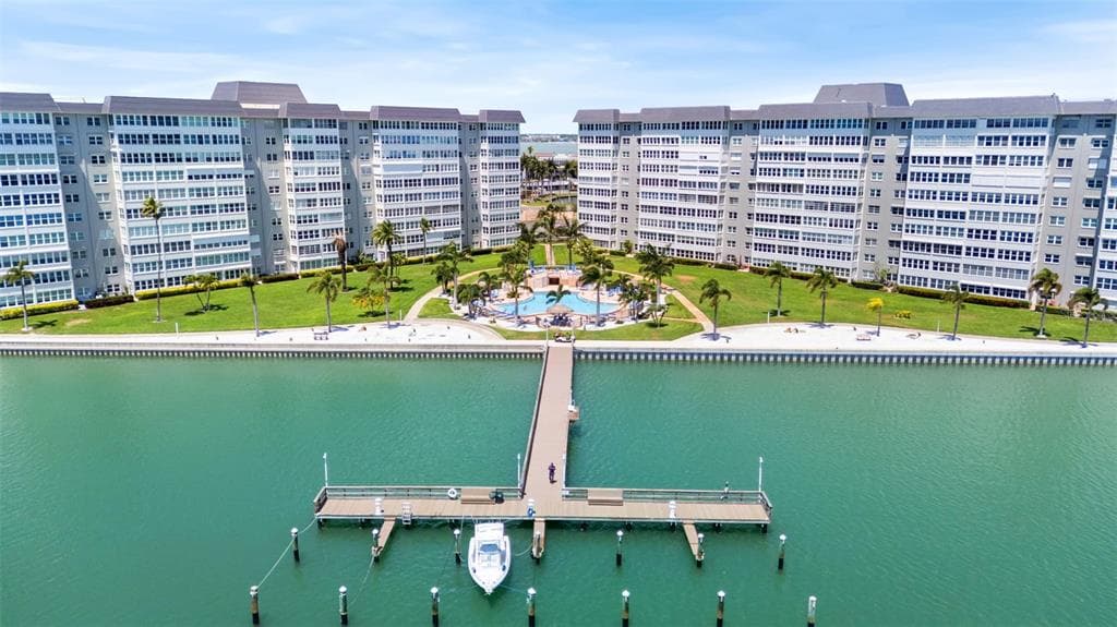 5130 BRITTANY DRIVE S UNIT 505 ST PETERSBURG, FL 33715