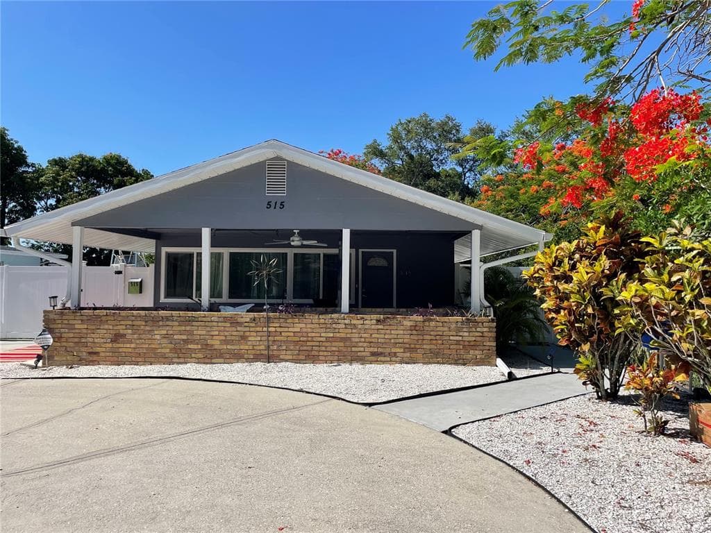 515 1ST AVENUE E BRADENTON, FL 34208