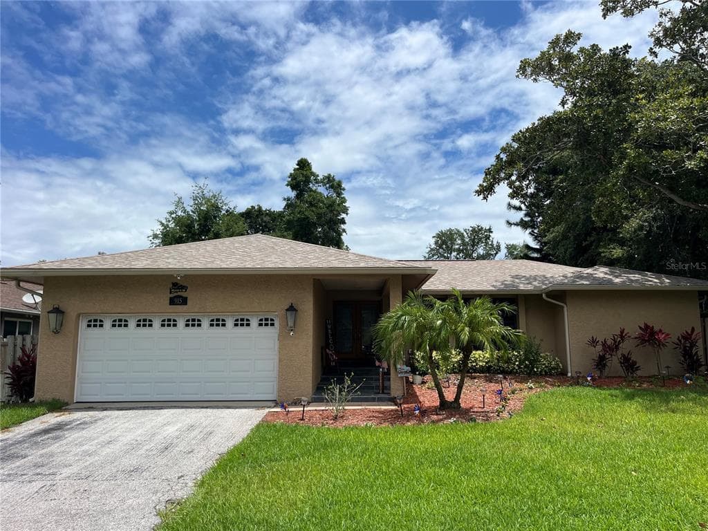 915 ROLLING HILLS DRIVE PALM HARBOR, FL 34683