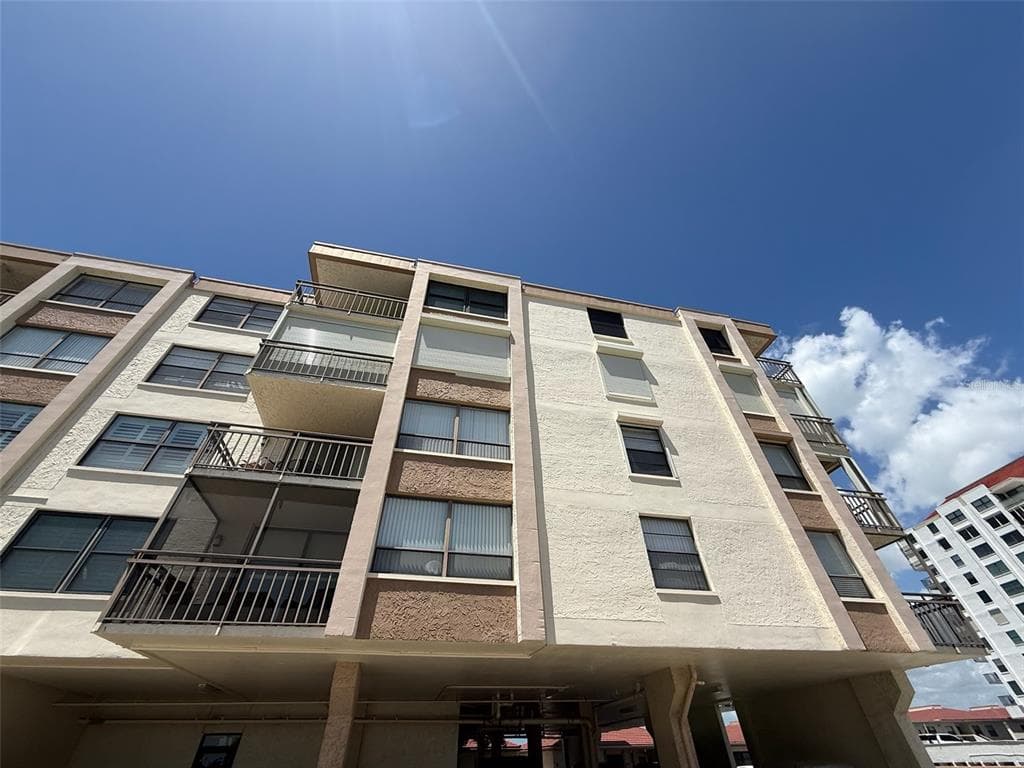 6279 SUN BOULEVARD UNIT 403 ST PETERSBURG, FL 33715