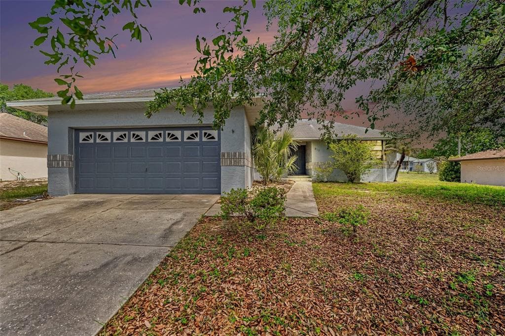 917 DEVONSHIRE WAY LAKE WALES, FL 33853