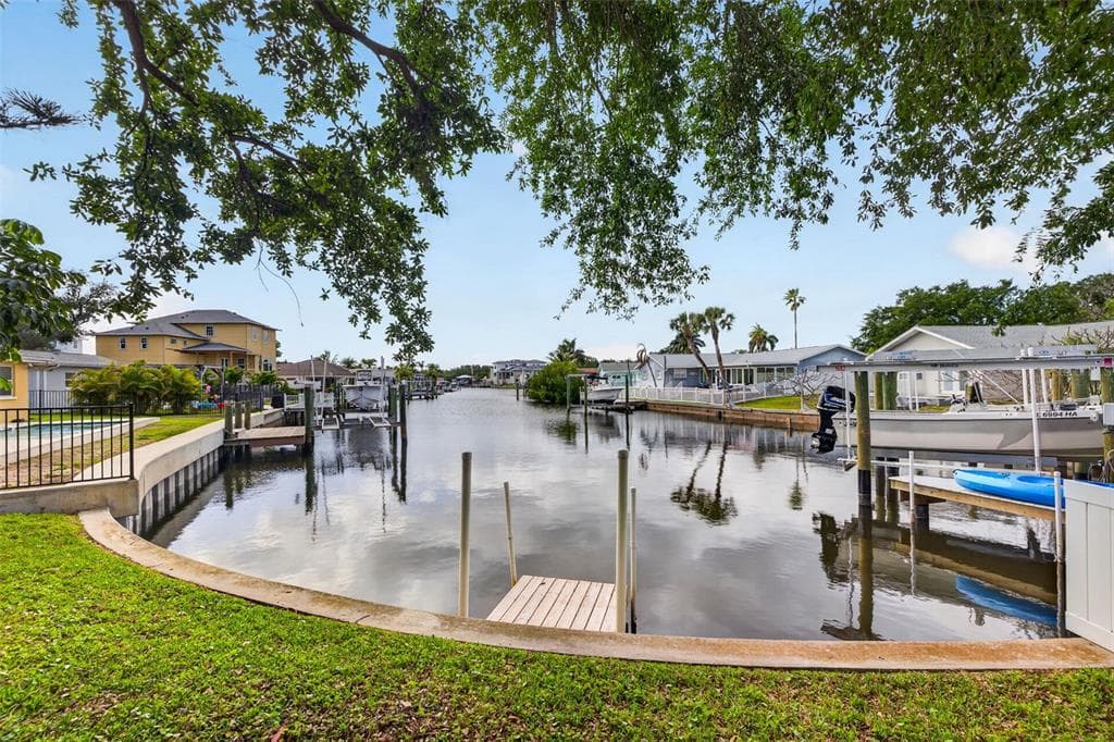 5200 14TH STREET NE ST PETERSBURG, FL 33703
