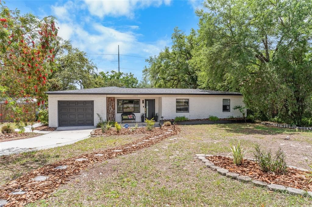 1502 W MEADOWBROOK AVENUE TAMPA, FL 33612