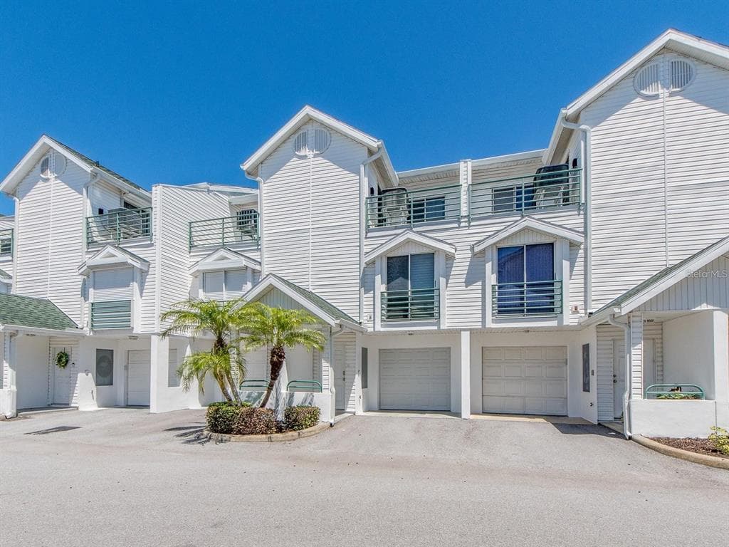 320 ISLAND WAY UNIT 606
