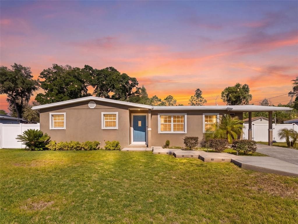 5209 LLOYD STREET SEFFNER, FL 33584