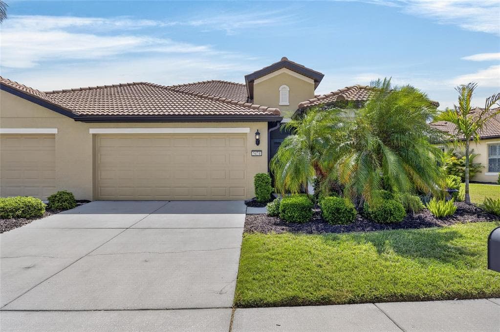 5474 SUNSET FALLS DRIVE APOLLO BEACH, FL 33572