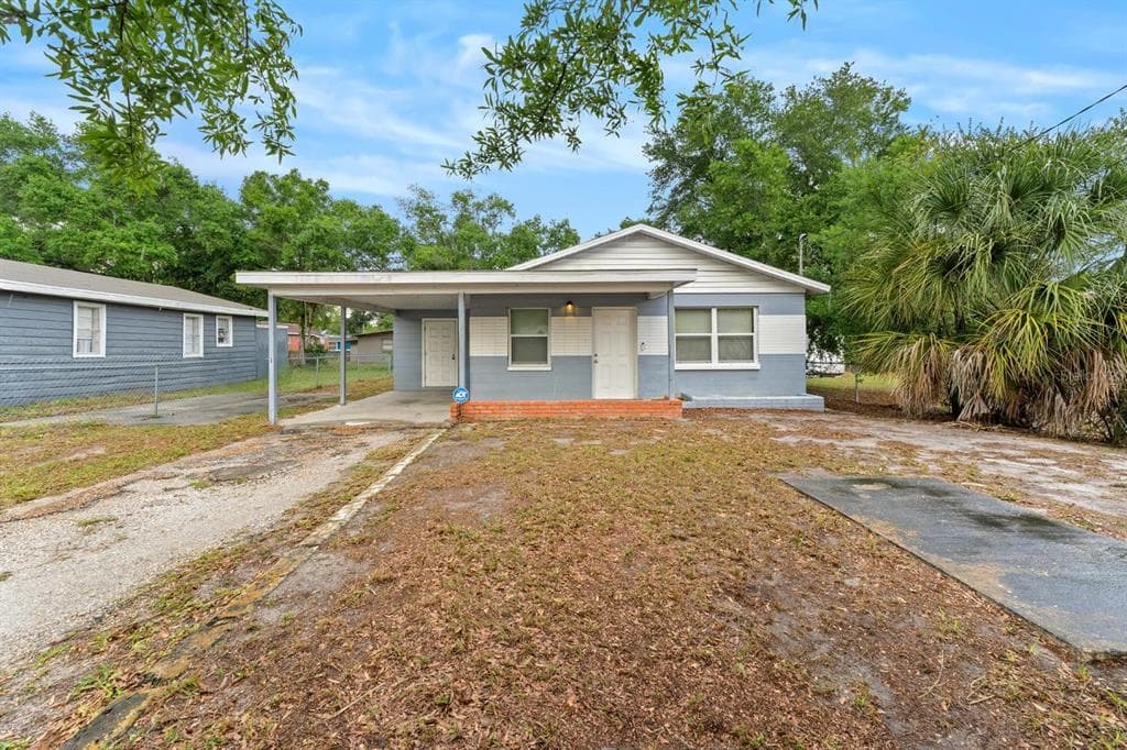 2906 E GENESEE STREET TAMPA, FL 33610