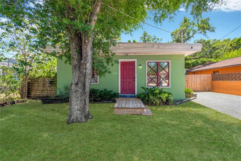 1315 E OSBORNE AVENUE