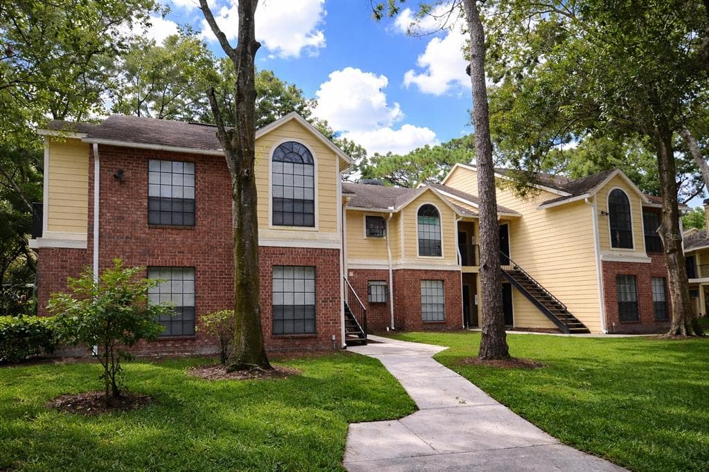 8635 MALLARD RESERVE DRIVE UNIT 201 TAMPA, FL 33614
