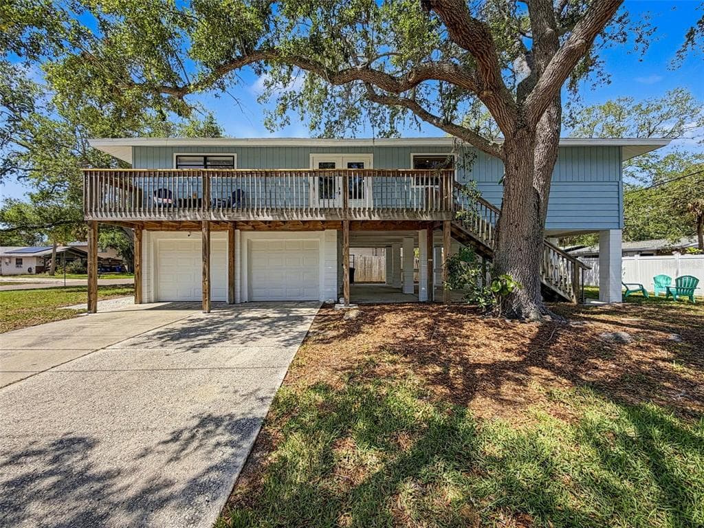 1899 SHORE ACRES BOULEVARD NE ST PETERSBURG, FL 33703