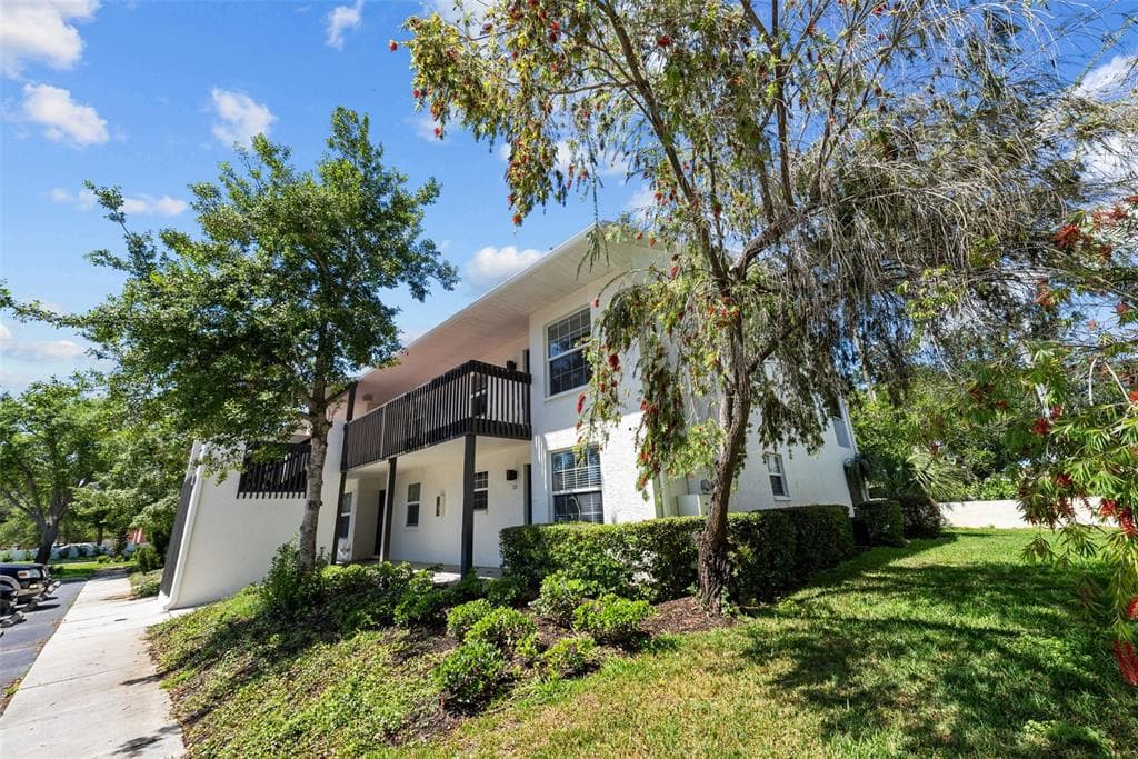 3880 34TH AVENUE S UNIT 201 ST PETERSBURG, FL 33711